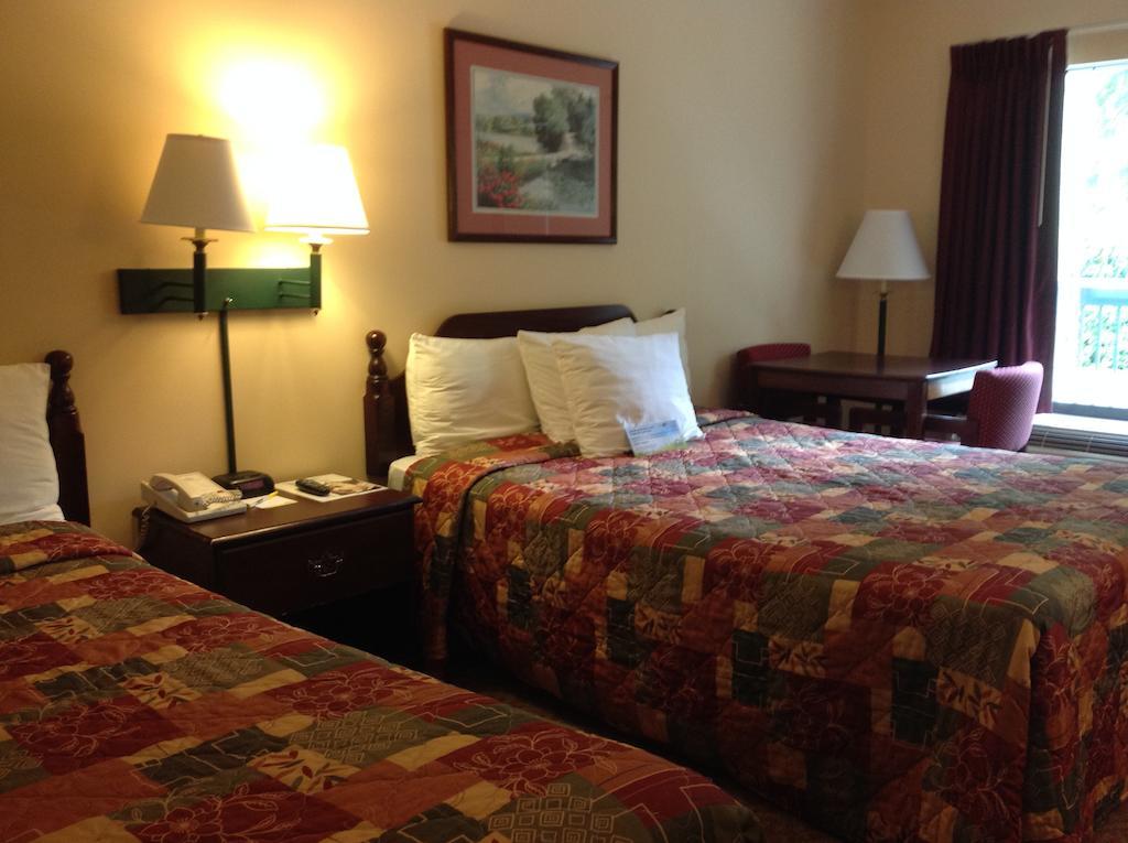 Days Inn - Chapel Hill Eksteriør billede