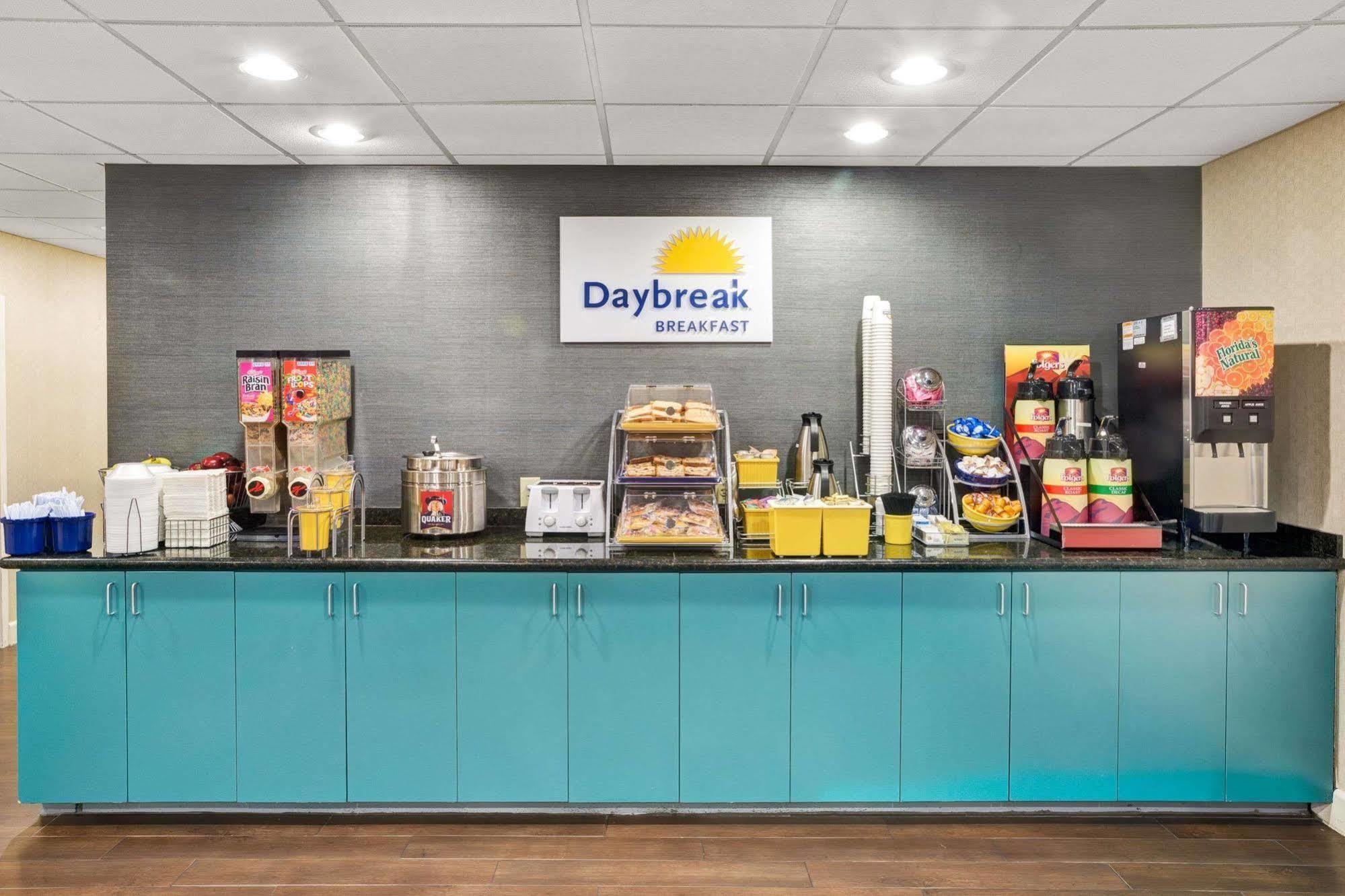 Days Inn - Chapel Hill Eksteriør billede