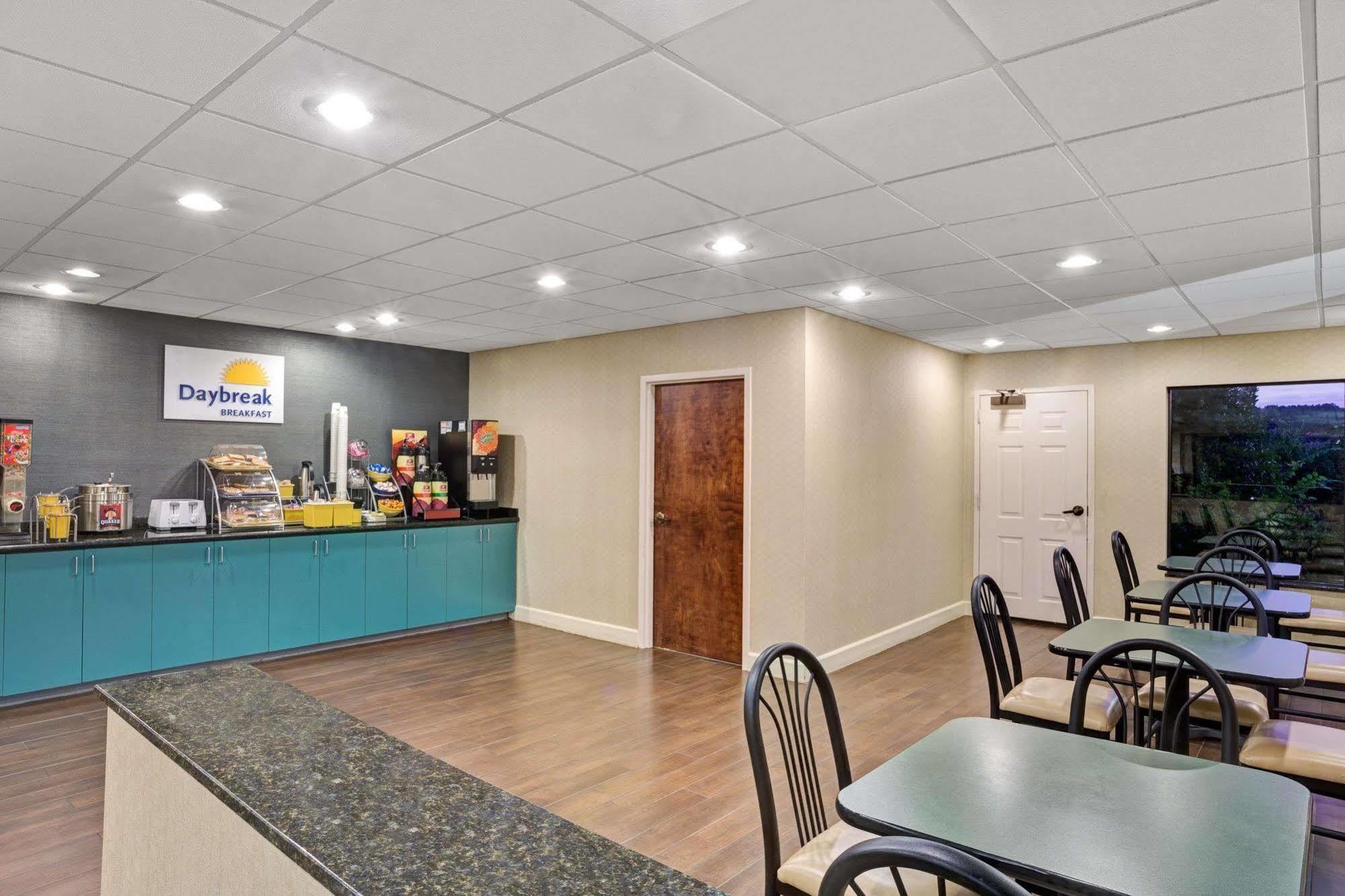 Days Inn - Chapel Hill Eksteriør billede