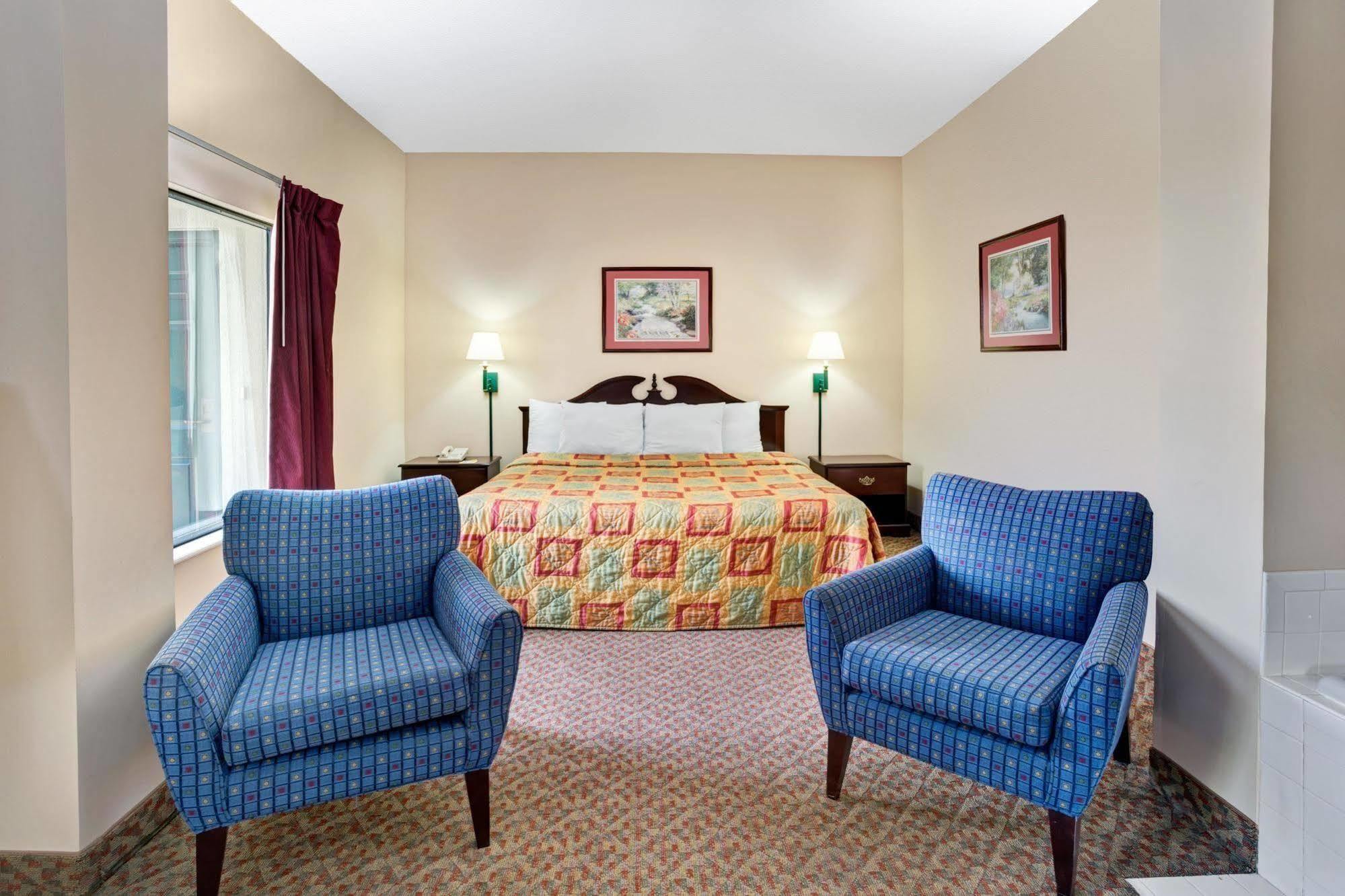Days Inn - Chapel Hill Eksteriør billede