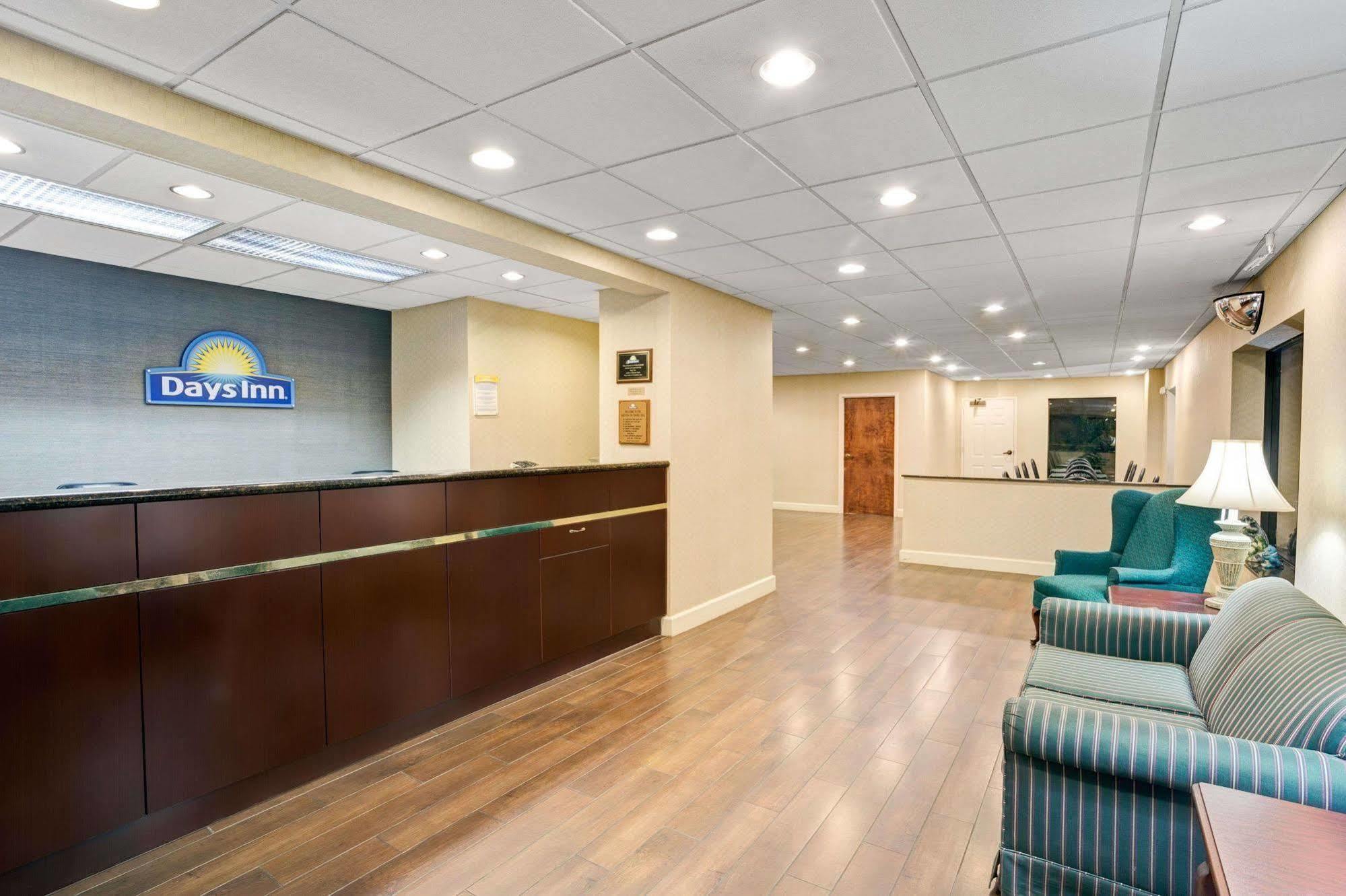 Days Inn - Chapel Hill Eksteriør billede